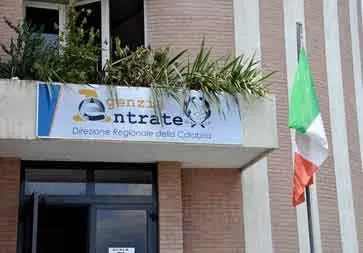 Agenzia Entrate, stop ritenute-Iva anche agricoli e terzo settore