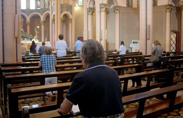 Coronavirus: fase 2 Chiesa, messe con garanzia distanze. Battesimi con pochi parenti