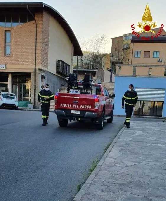 Covid-19. Crotone, disinfezione e sanificazione da parte dei VVF