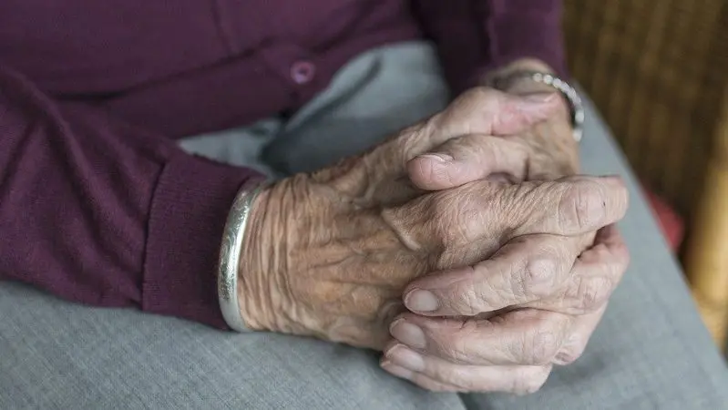 Covid-19 decima gli anziani. Un pezzo importante di Paese ci lascia