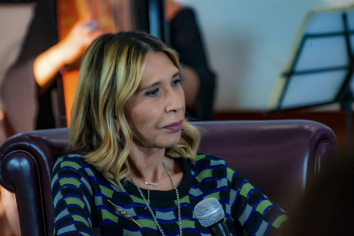 Antonella Biscardi, Un metro di solitudine. Intervista di Alessandra Mele