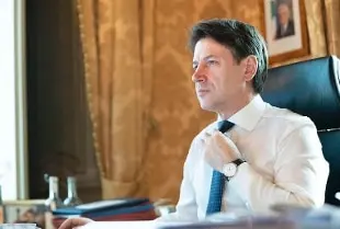 Emergenza Conte frena su Mes e spinge Eurobond, attacco a Germania