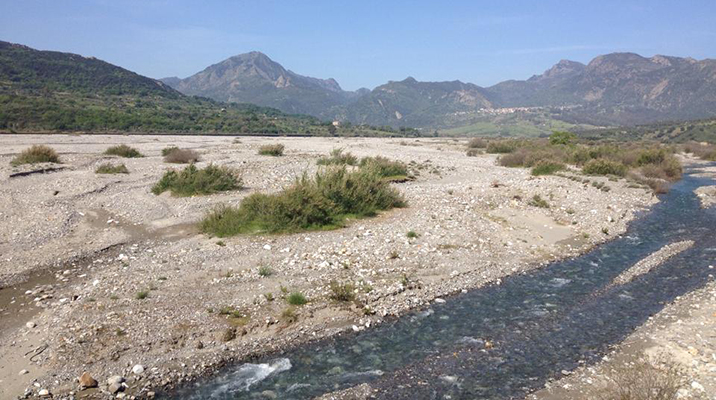 Franco Sicari. Vicino al 38° parallelo nord