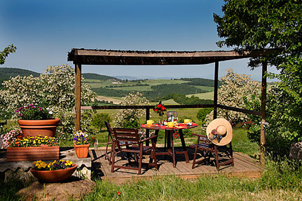 1 Maggio: Coldiretti, far riaprire agriturismi