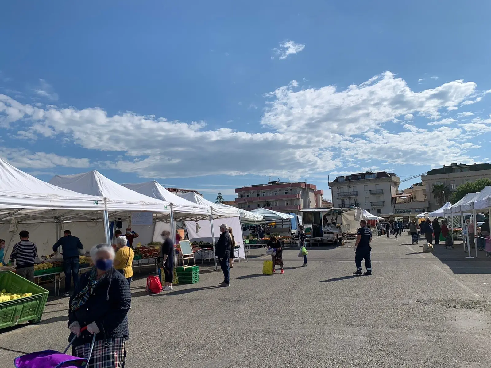 Catanzaro. Riapertura sperimentale mercato lido svolta nel rispetto delle disposizioni Anticovid