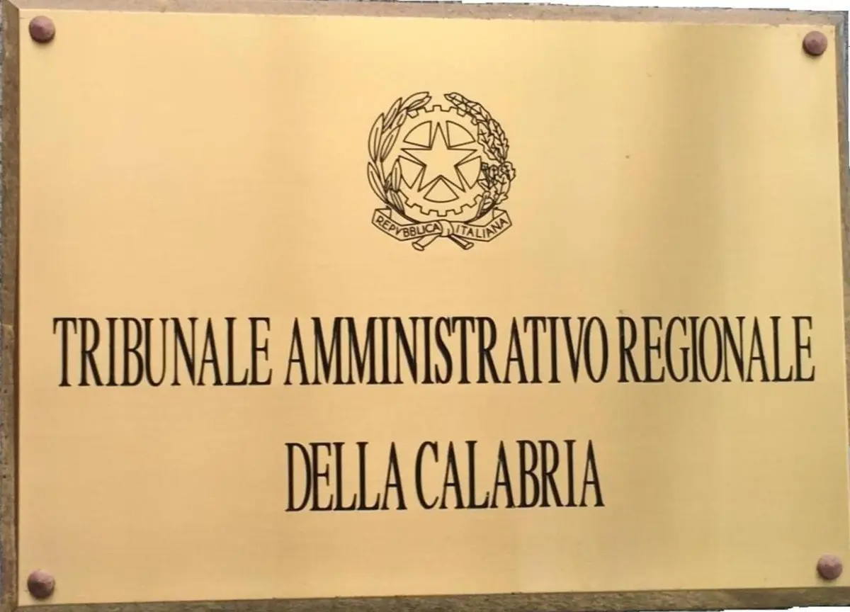 Tar, annullata ordinanza Calabria, Regione esegua. Non più consentito servizio ai tavoli all'aperto 