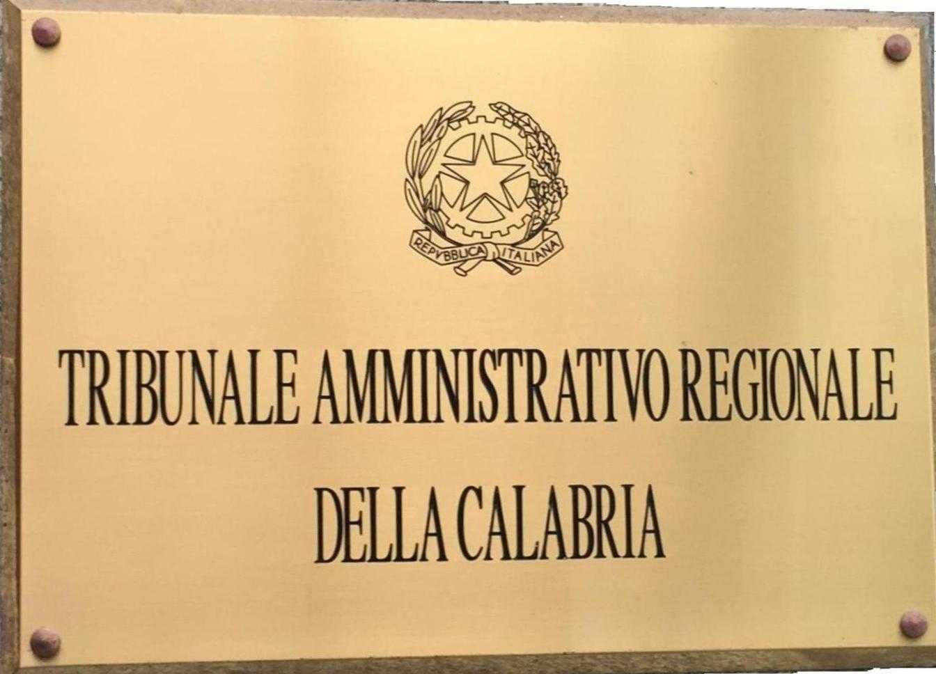 Tar, annullata ordinanza Calabria, Regione esegua. Non più consentito servizio ai tavoli all'aperto 