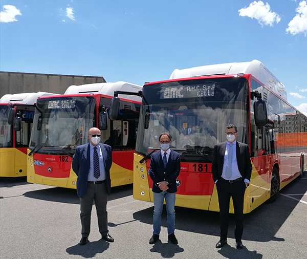 Amc Catanzaro. Presentata la nuova flotta bus Abramo: a breve funicolare gratuita