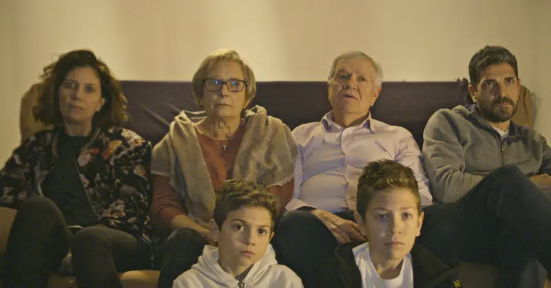 Fuori tutto, la crisi di famiglia sembra Beautiful. Gianluca Matarrese: i miei come in Shakespeare