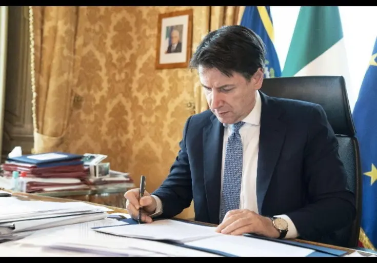 Giuseppe Conte Fase tre: "è momento rinascita" Premier, "Italia è posto sicuro"