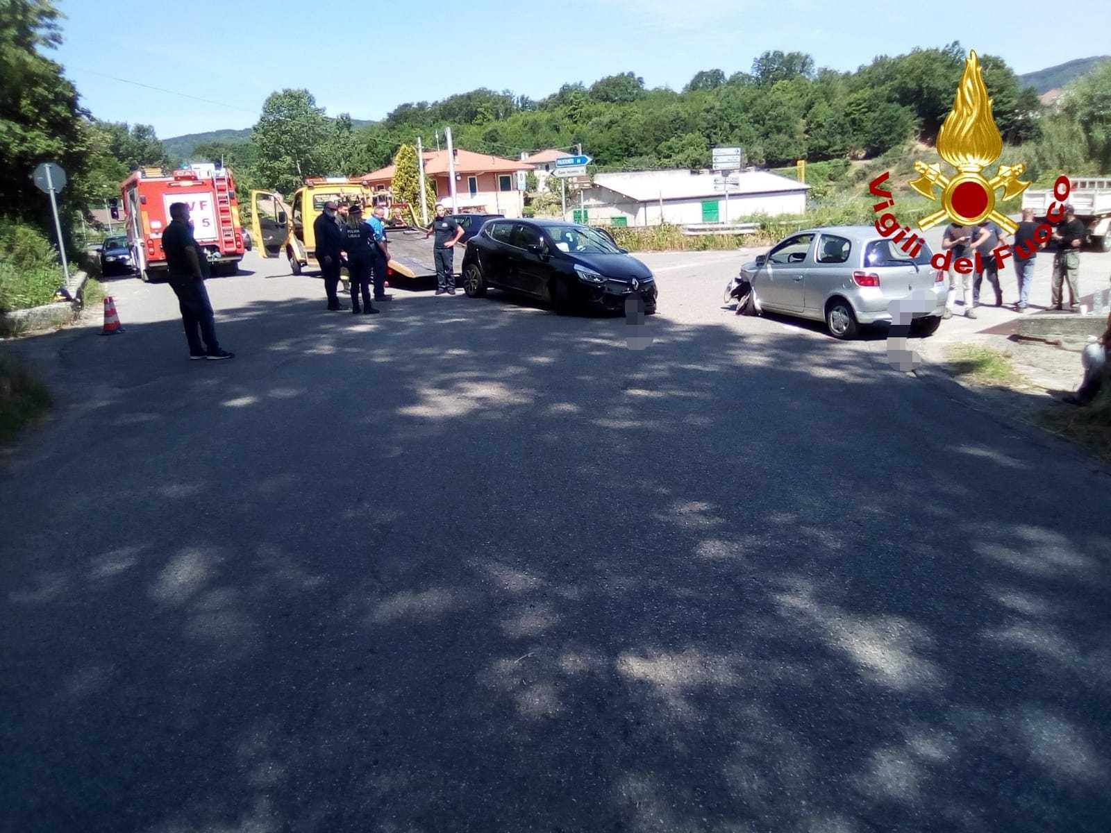 Incidente stradale a Chiaravalle Centrale bilancio tre feriti intervento dei VVF,  Suem118 e Pl