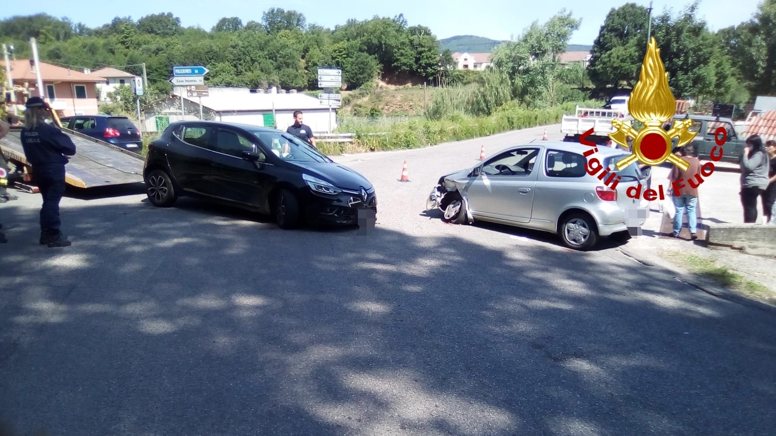 Incidente stradale a Chiaravalle Centrale bilancio tre feriti intervento dei VVF,  Suem118 e Pl