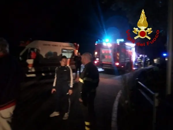 I VVF e la P. Civile trasformano in lieto fine la disavventura di un 65enne scivolato in un dirupo