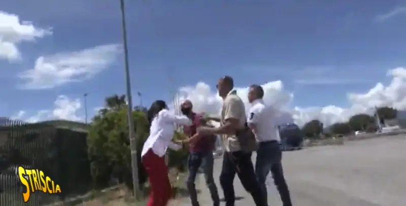 Calabria. Inviati Striscia la notizia calci e pugni “Erica senza K e Luca Abete” (Video)