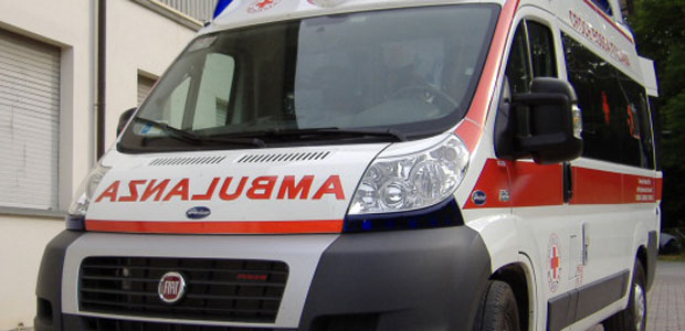 Tragedia in Calabria. Incidenti stradali: scontro tra due auto, perdere la vita una donna