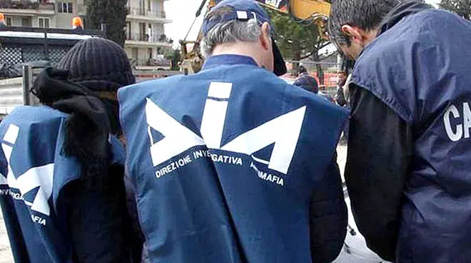'Ndrangheta: blitz CC a Cosenza, 21 misure cautelari. Sequestro di armi e droga