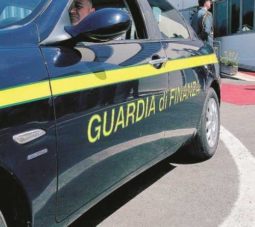 Criminalità: Lamezia Terme, Guardia finanza sequestra beni per 300 mila euro