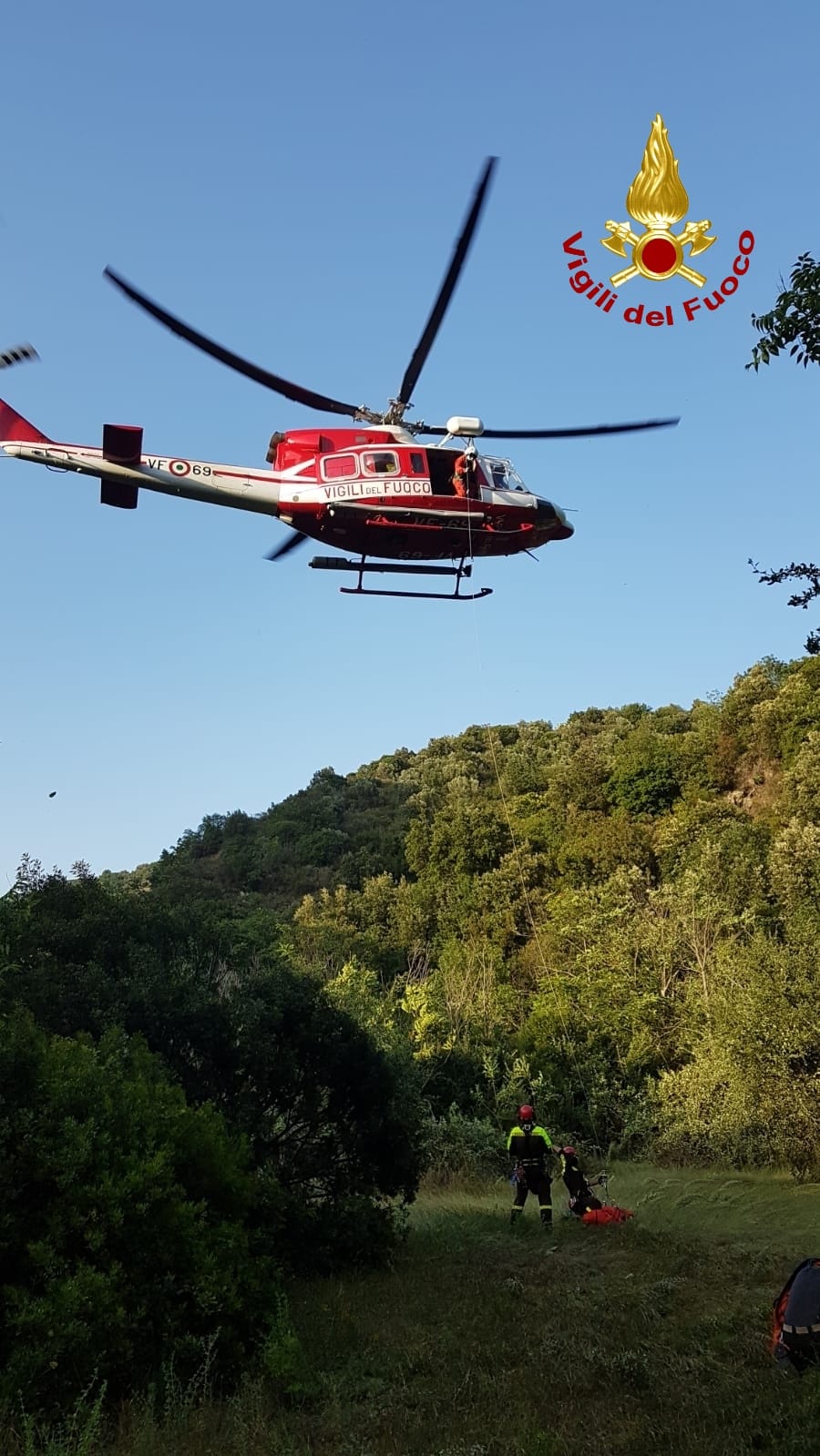 Uomo nel fiume Simeri nella vallata tra Zagarise e Sellia salvato dai Vvf