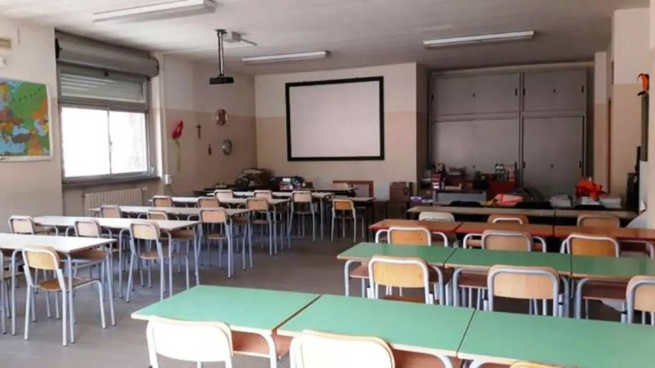 Scuola: al via gara test e banchi. Regioni, mancano prof