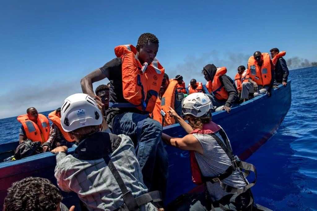Covid. Migranti: negativi agenti intervenuti per sbarco Calabria