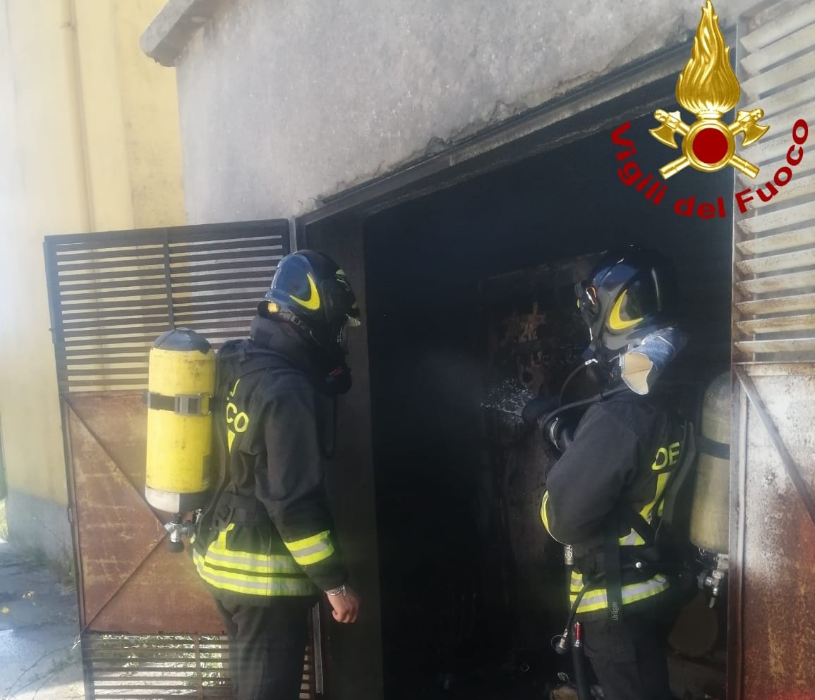 Rogo a cabina elettrica struttura "Casa della Salute" tempestivo intervento dei Vvf