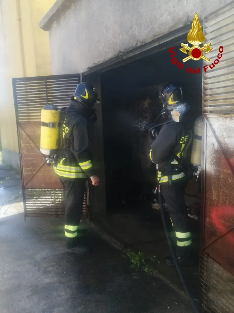 Rogo a cabina elettrica struttura "Casa della Salute" tempestivo intervento dei Vvf