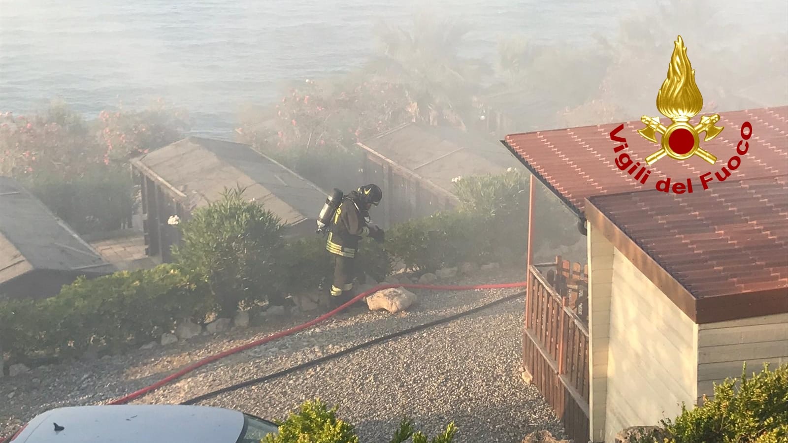 Fuga di Gas. Paura tra i bagnanti per grosso incendio stabilimento balneare Atlantis sul posto i Vvf