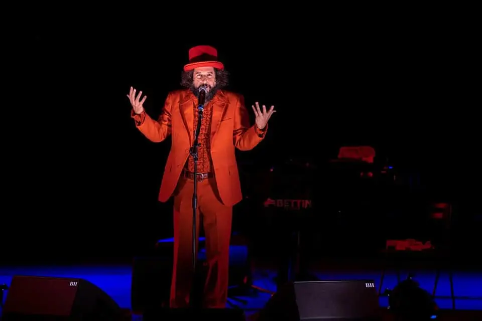 Con Vinicio Capossela al teatro dei ruderi di Cirella, martedì’ riparte “Fatti di Musica 2020”