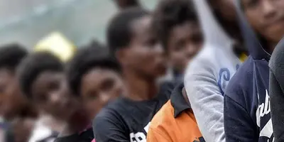 Stop a trasferimenti migranti'. Regioni in rivolta. "Hotspot strapieno"