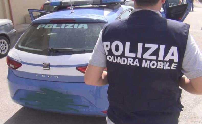 La Polizia salva una giovane donna che tentava il suicidio