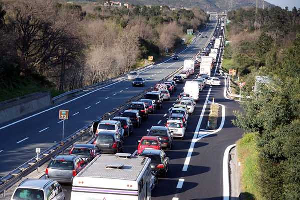 Controesodo: traffico intenso e code su autostrade e statali. Viabilità Italia