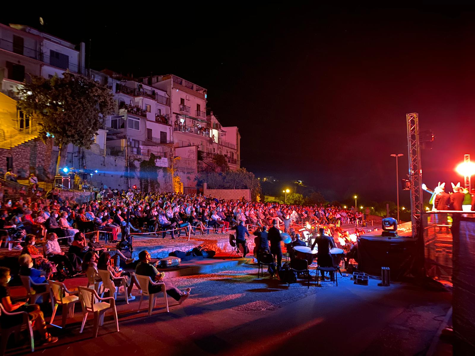 Il Trionfo del bello: LA TRAVIATA in scena nel borgo di Guardavalle