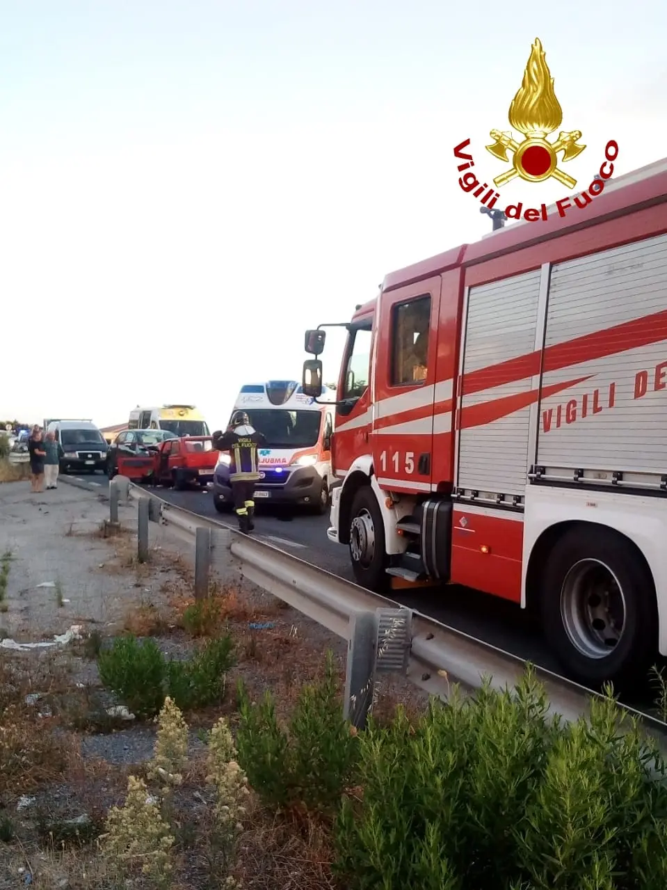 Incidenti stradali. Scontro frontale sulla SS18 bilancio 4 feriti, intervento dei Vvf Video