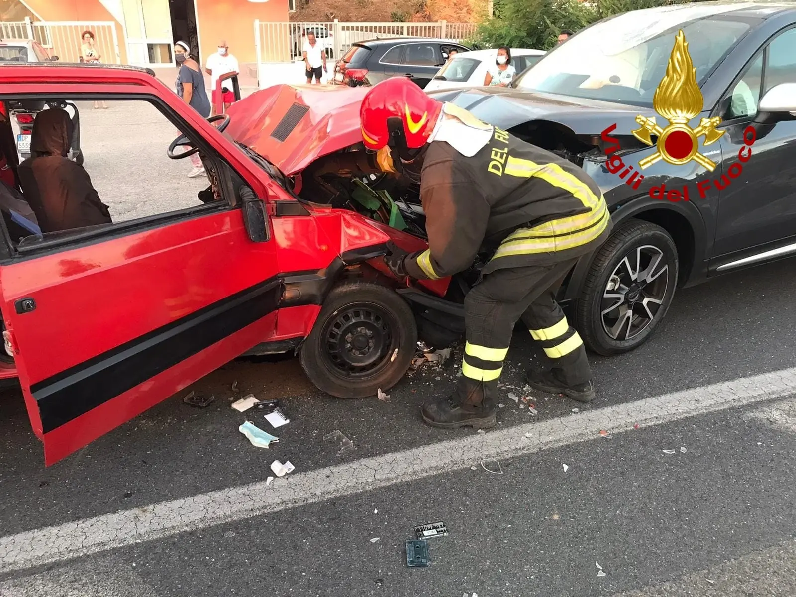 Incidenti stradali. Scontro frontale sulla SS18 bilancio 4 feriti, intervento dei Vvf Video