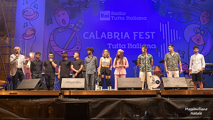 Giovanni Arichetta e i Carboidrati sono i primi finalisti del “Calabria Fest Tutta Italiana”