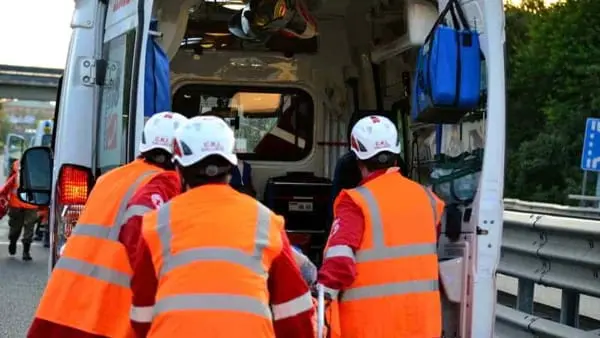 Dramma nel salernitano: bimbo trovato morto in una siepe
