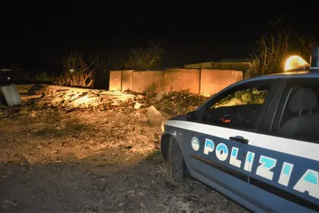 Reggio Calabria. Sorpreso a scaricare e incendiare rifiuti, arrestato