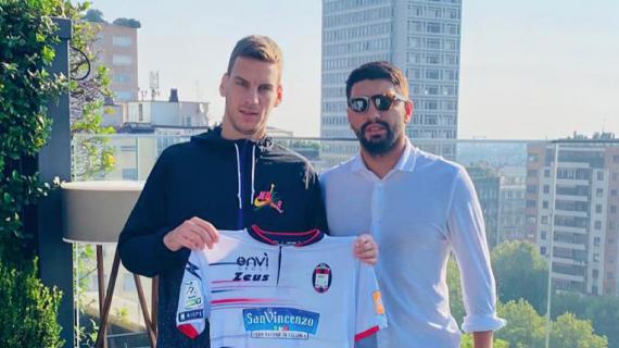 Calcio: Il Crotone acquista il centrocampista serbo Vulic