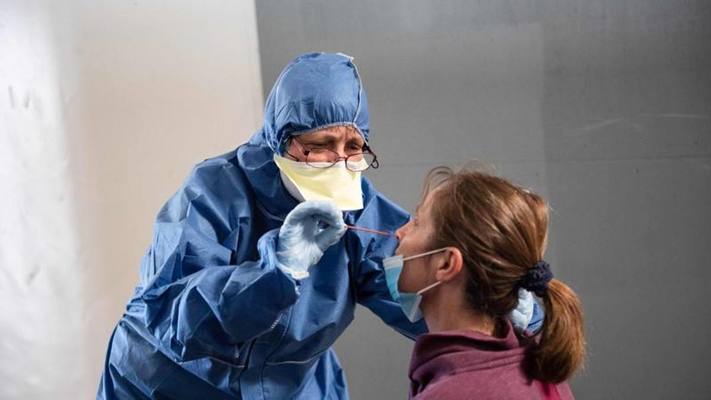 Coronavirus: continua aumento casi e ricoveri