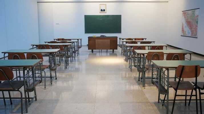 Scuola: sindacati, mancano insegnanti e banchi a ottobre