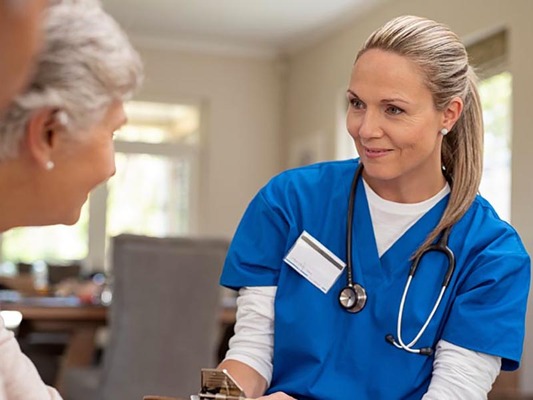 Arrivano gli infermieri di famiglia, via a linee guida