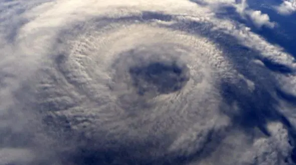 Ciclone mediterraneo in arrivo sullo Ionio, temporali e mareggiate