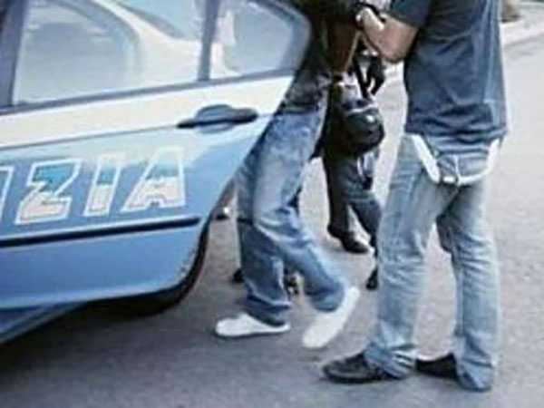 Catanzaro: la Polizia di Stato arresta un giovane per tentata rapina e lesioni personali