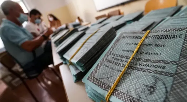 Elezioni, Amministrative e Referendum: Seggi aperti