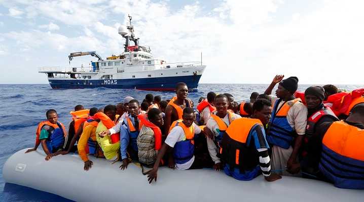 Migranti: Gasparri, bisogna arrestare tutti i capi delle Ong