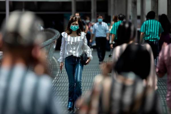 Mascherine all'aperto, le regioni valutano lockdown