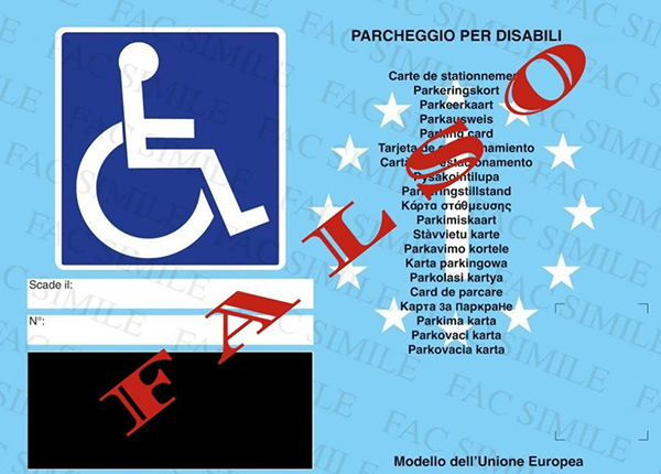 Aeroporto di Lamezia Terme: la Polizia di Stato denunciano un cittadino per un pass per disabili fal