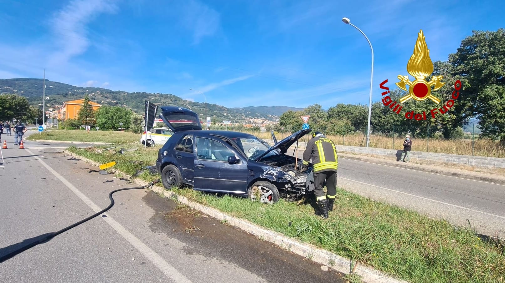 Lamezia T. Incidente stradale un ferito, intervento dei Vvf e suem118