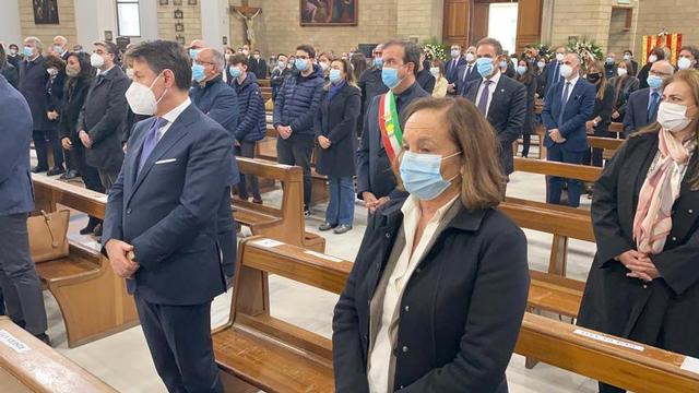 Governo e parlamentari per l'ultimo saluto al Presidente Jole Santelli (Foto)