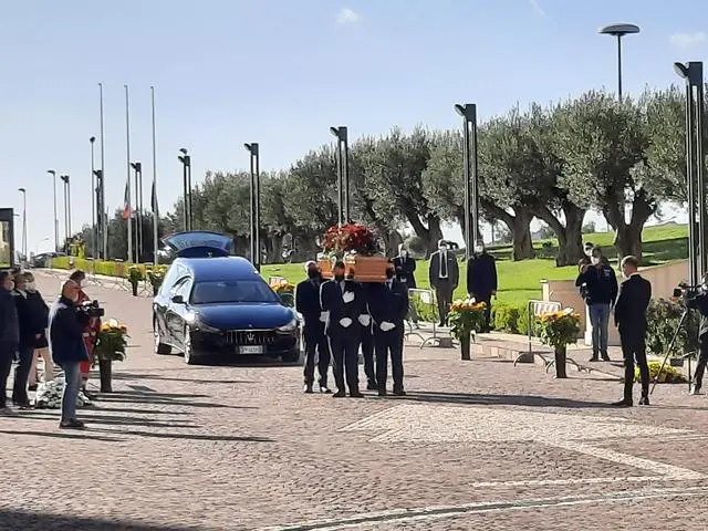 Catanzaro. Aperta la camera ardente del Presidente Santelli in cittadella (Video)